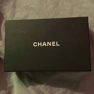 CHANEL Empty boxe + interior bag and ribbon original